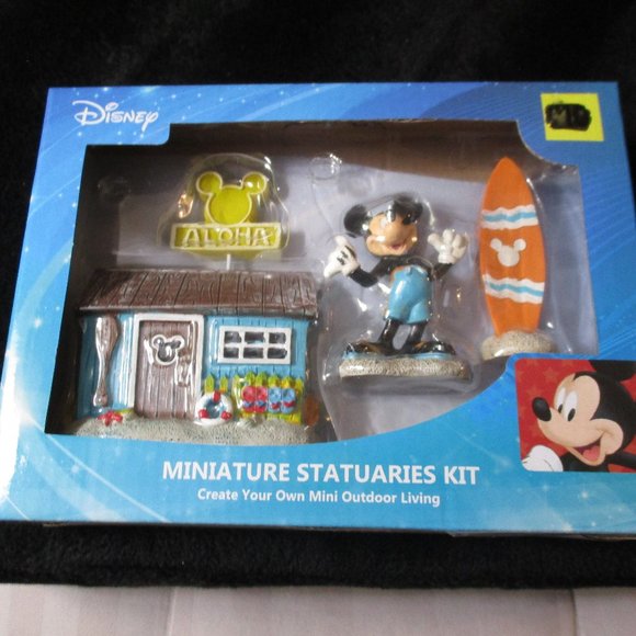 Disney Accents Disney Mickey Mouse Aloha Miniature Statuaries Kit